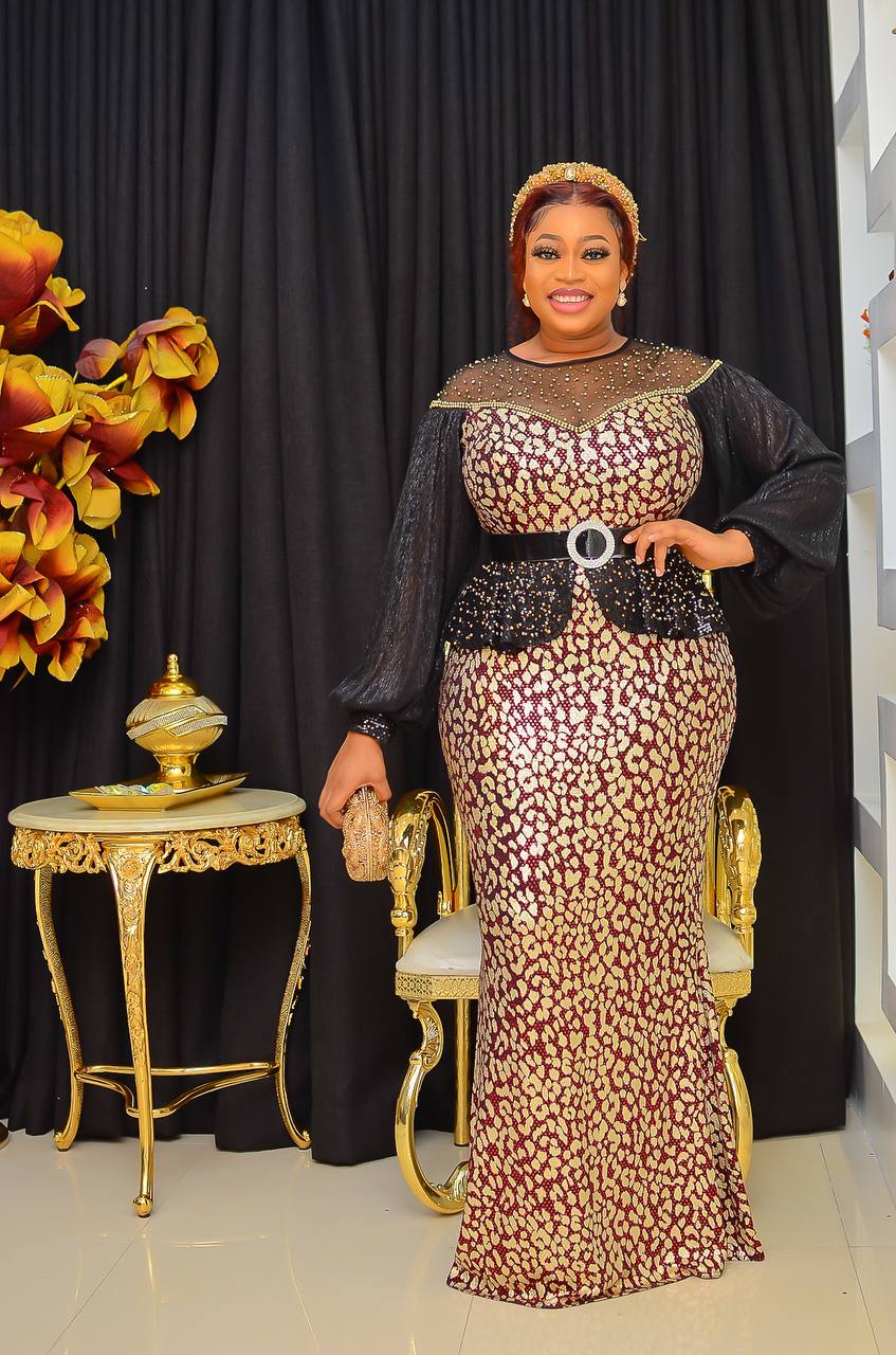 Tiwa Luxurious Elegant Dress